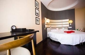 Haiyuetai Tropical View Theme Hotel3