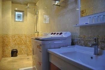 Lixian County Taoping Qiang Village Erma Inn2