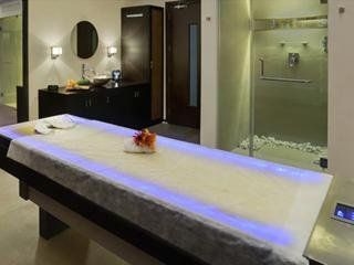 เมย์แฟร์ สปา รีสอร์ตแอนด์กาสิโน (Mayfair)1