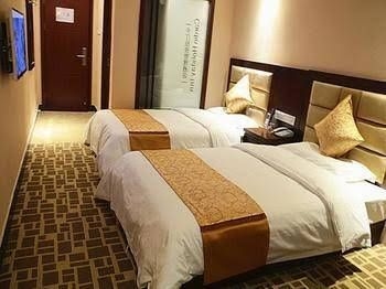 Cardin Holiday Hotel3