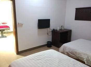 Qingyuan Lianzhou Huijing Express Hotel1