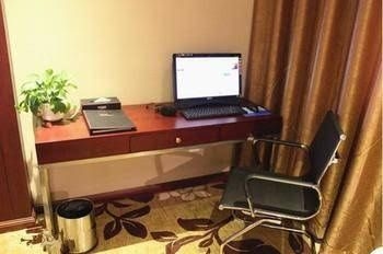Jinyue Business Hotel1