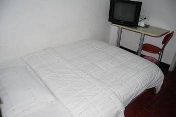 Wuhan Ronghua Business Hotel1
