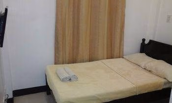 Budget Room Boracay Island Hostel3