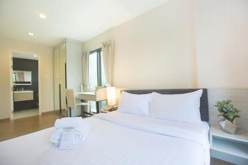 Deluxe Two-Bedroom Apartment