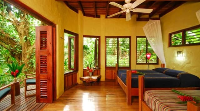 LODGE CAPACITY 3