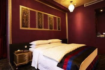 Phoenix Hotel4