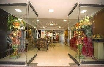 Zo Rooms JM Road1