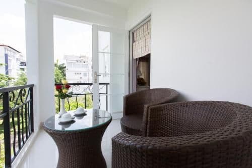 Executive Deluxe Double or Twin Room with Balcony