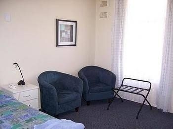 ซิลเวอร์ โอ๊คส์ โมเทล (Silver Oaks Motel)4