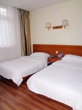 Yijia Hotel1
