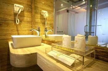 Golden Holiday International Hotel4