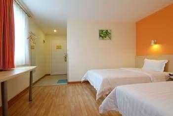 7 Days Inn 7 Days Inn