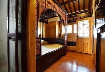 Huqinlou Inn4