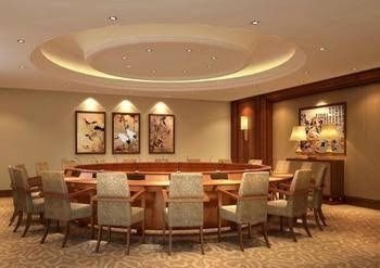 Phoenix Holiday Hotel0
