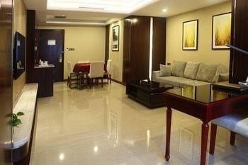 Suiting Hotel0