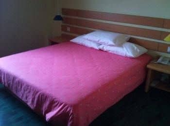 Shaoguan Home Inn - Jiefang Road Pedestrian Street Shaoguan Home Inn - Jiefang Road Pedestrian Street