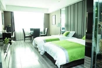 Yangluo Happy Year Hotel4