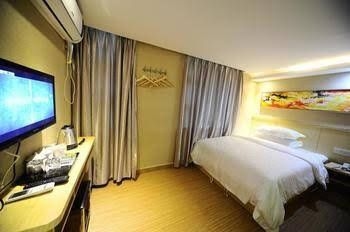 Chenggang Traders Hotel4