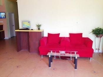 Home Inn Hotel0