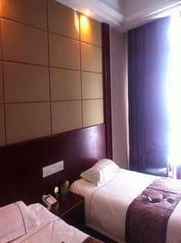 Dunhuang Longfeng Hotel