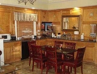 Howard Johnson Suites Hobby Airport Howard Johnson Suites Hobby Airport