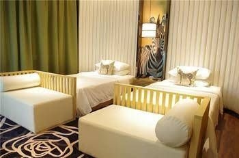 Wonderland Hotel1
