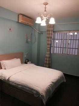 8090 Sea View Room4