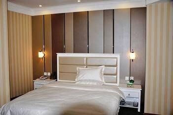 Gongyi Wanyang Business Hotel1