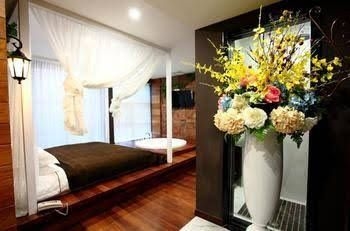 Wuhan U and I Theme Hotel4