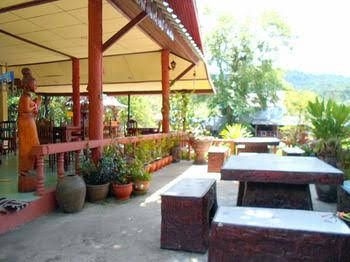 Baan Rimnam Resort Khao Sok4