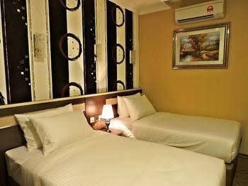 The Grand Orange World Hotel4