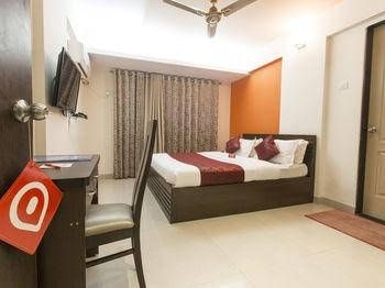 OYO Apartments BKC Kalanagar3