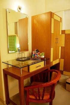 Stay Vista Rooms near Marine Drive Stay Vista Rooms near Marine Drive