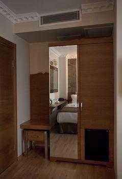 Pera Line Hotel0
