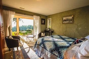 Rae Leigh Heights BnB1