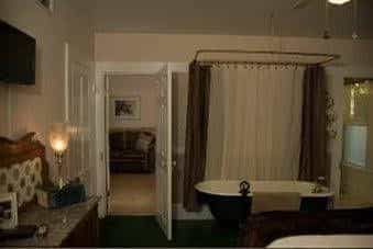 Deer Creek Inn