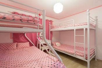 Nanu Guesthouse Pink2