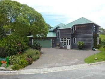 Coopers Beachfront Suites4