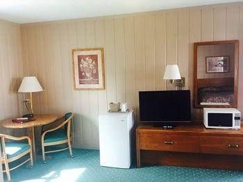 Rainbow Motel1