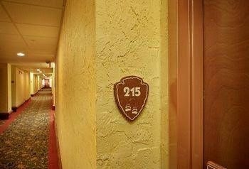 Bearskin Lodge on the River0