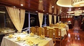 Viola Cruise Halong Bay0
