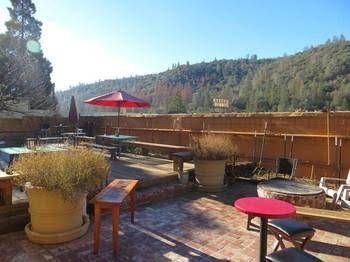 River Rock Inn0