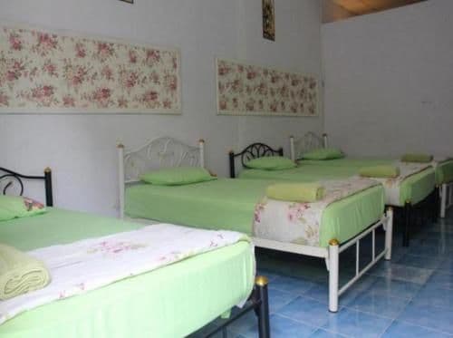 Quadruple Room with Private Bathroom