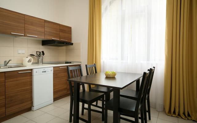 APARTMENT THREE BEDROOMS