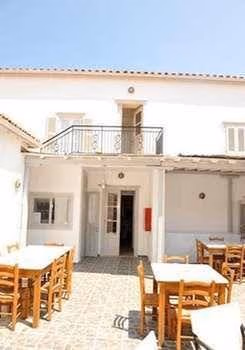 Alexandra Guesthouse1