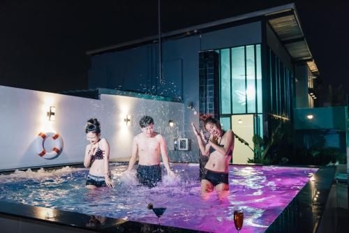 เดอะ เอ็กซ์ตรีม โฮเต็ล (The Xtreme Hotel)4