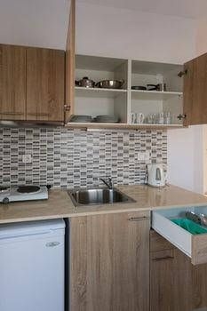Socrates Apartments & Restaurant3