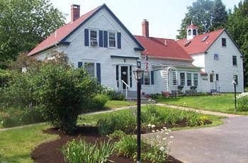 Candlebay Inn0