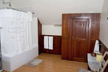 Candlebay Inn3